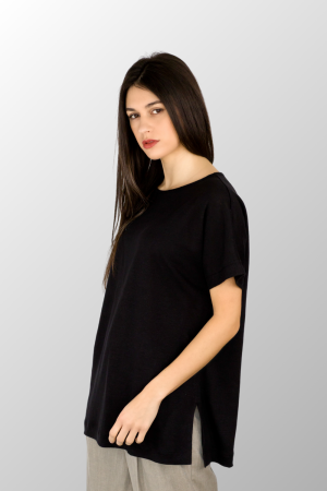 maglia a manica corta con spacchi laterali in lino
